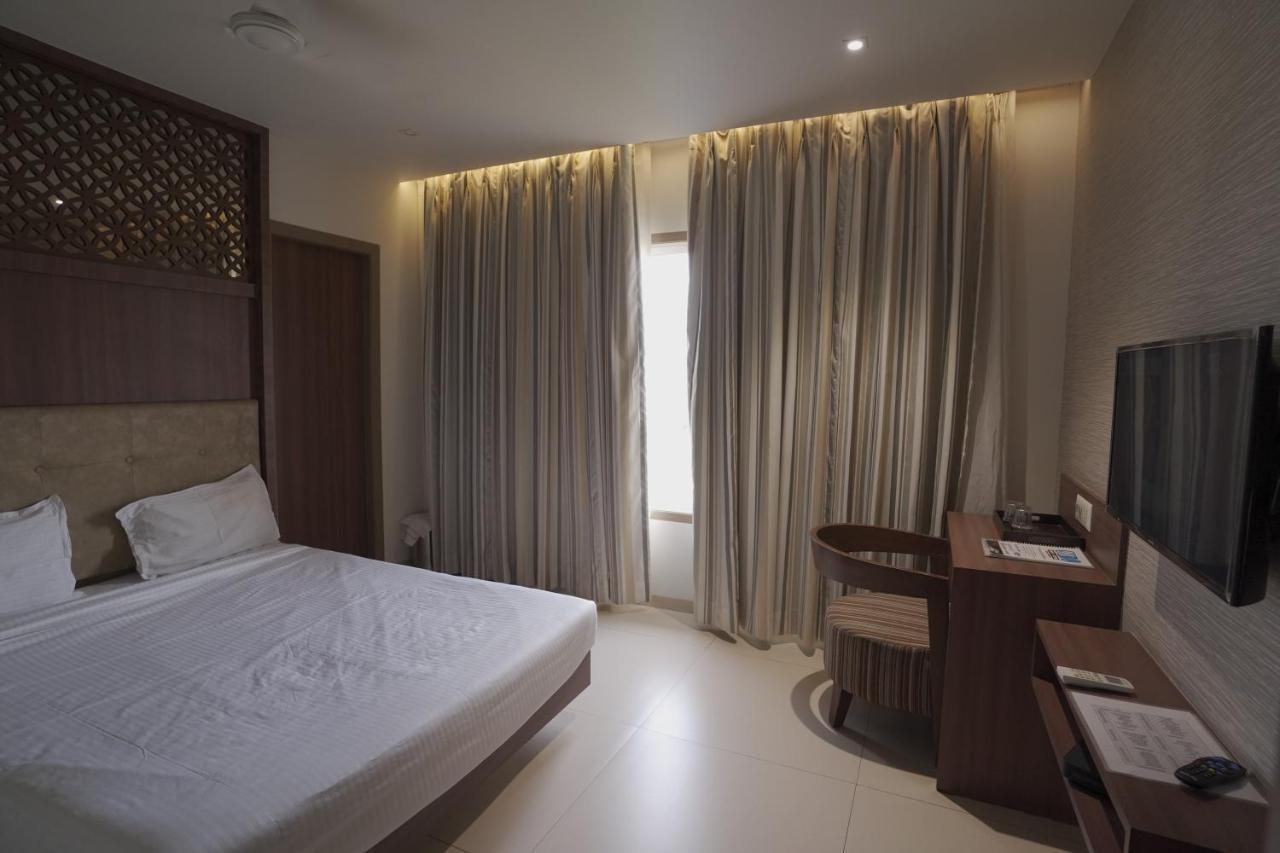 Hotel Mathoshree Thane Exterior foto